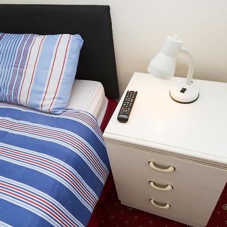 Southend Guest House - Close To Beach, Train Station & Southend Airport Kamer foto