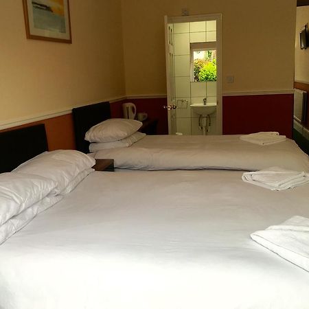 Southend Guest House - Close To Beach, Train Station & Southend Airport Buitenkant foto