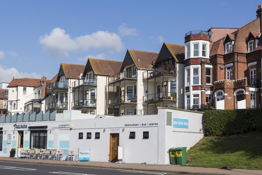 Southend Guest House - Close To Beach, Train Station & Southend Airport Buitenkant foto