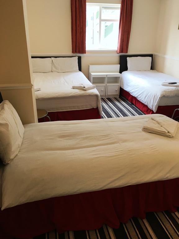 Southend Guest House - Close To Beach, Train Station & Southend Airport Buitenkant foto